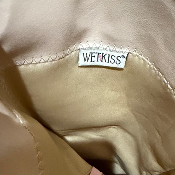 Wetkiss Stylish Pink Embroidered Knee High Heeled Boots - Picture 2 of 8